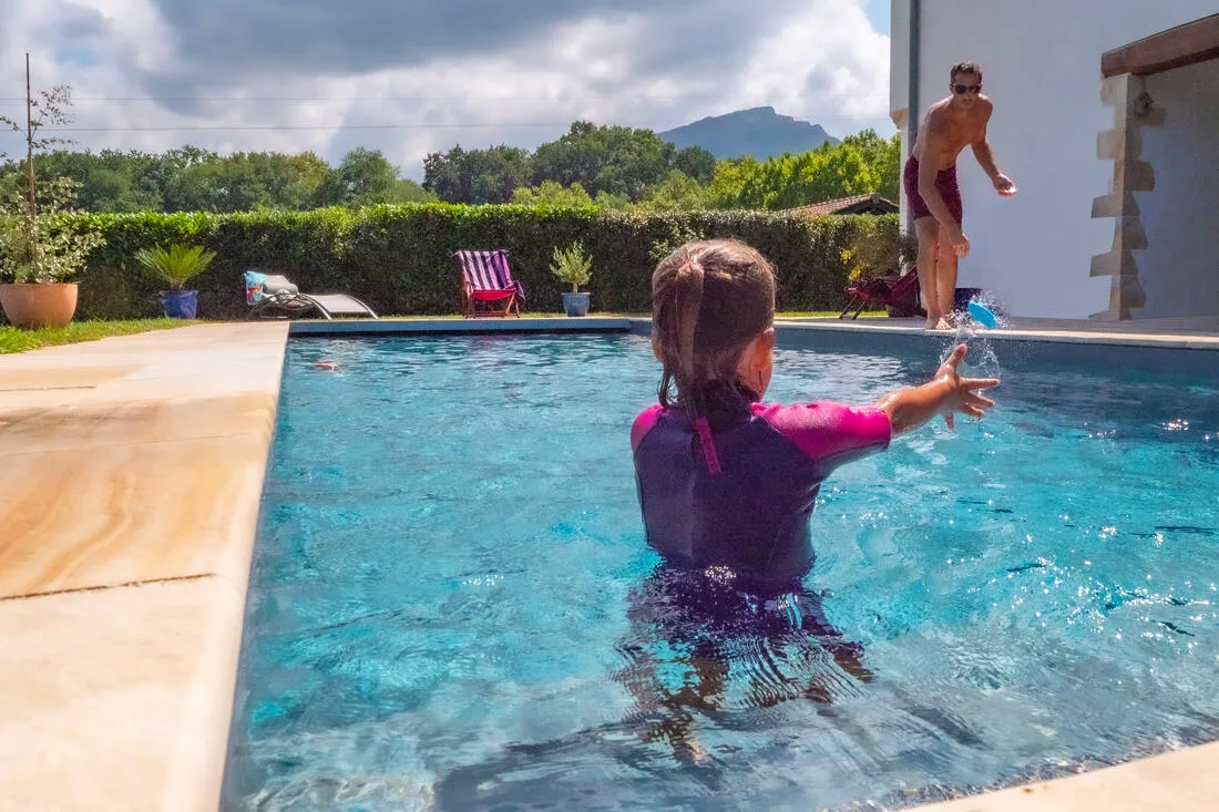 Mini Foam Disk for Throwing or Skipping on Water